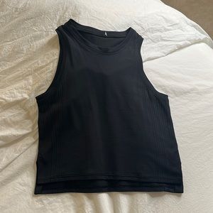 Lululemon cropped black tank